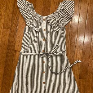 Potters Pot Gray and White Stripped Off-Shoulder Sundress Small